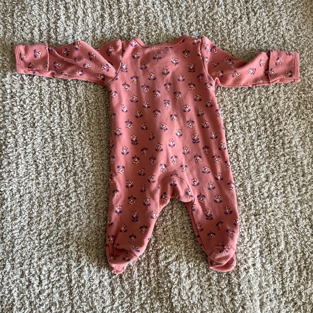 New Born Onsies - Picture 2 of 8